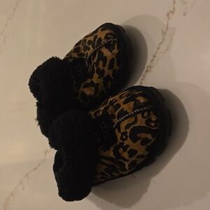 Women's UGG Cheetah Slip On Slippers.  Size 8.  Used.
